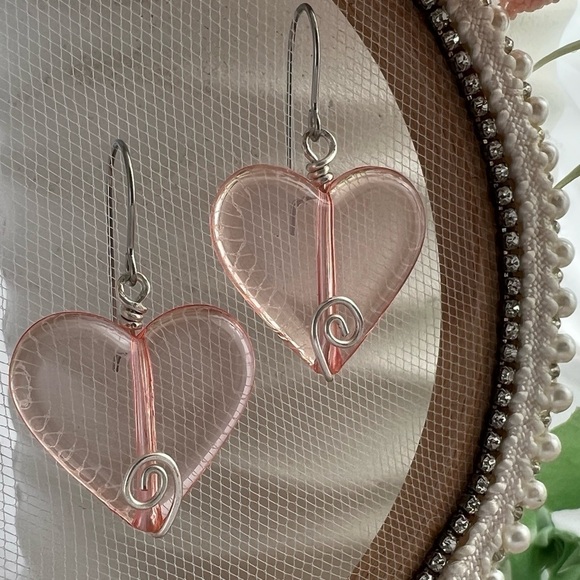WIRE Wrapped Heart Earrings Soft Pink - Picture 1 of 11